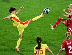 国际女足赛事精彩纷呈，球员们实力抢眼