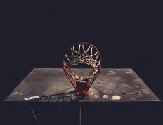 Uzi重要时刻败北，RNG带队取胜！气势如虹延续